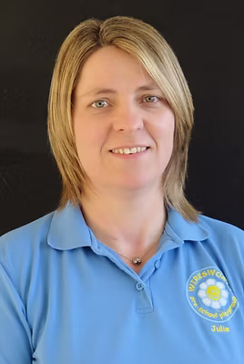 Julie, Playworker